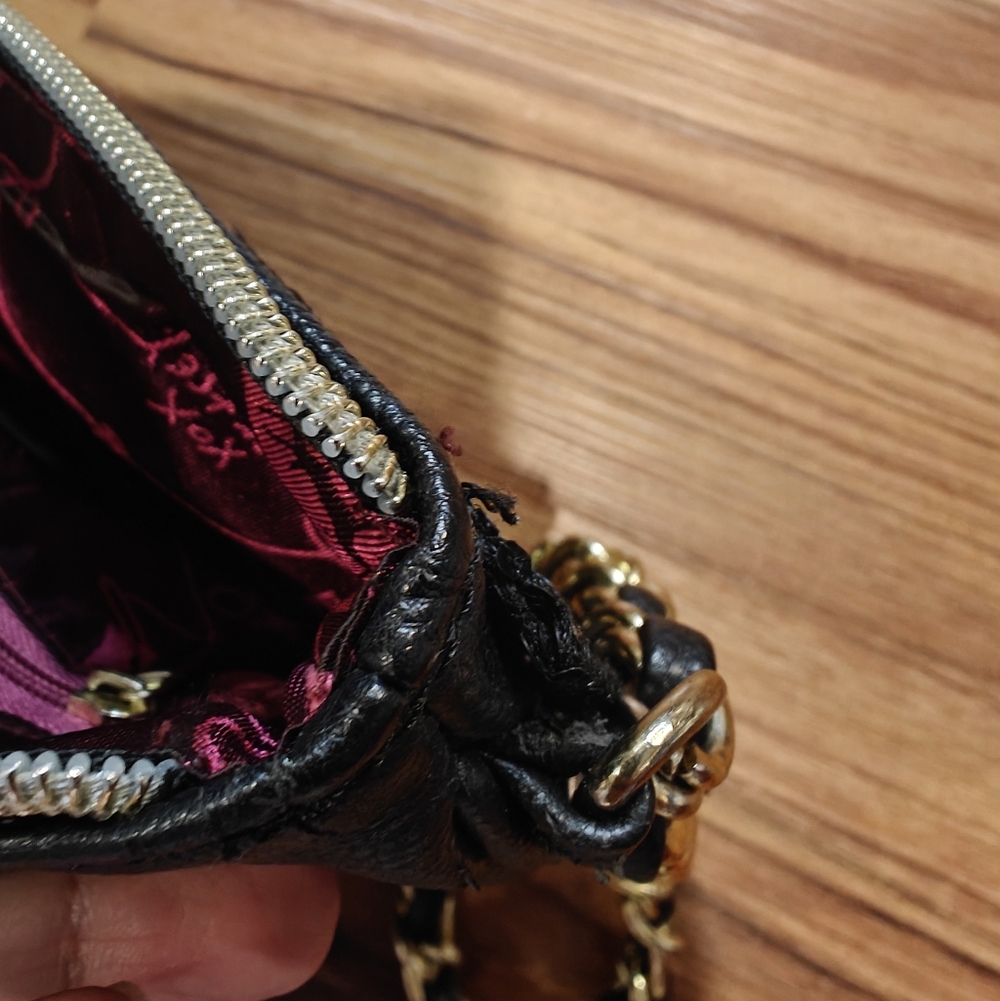 Betsey Johnson Black Sequin Bow Wristlet with Gold Chain - Picture 5 of 8
